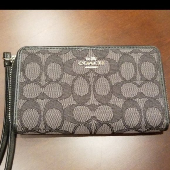 Coach Handbags - Coach Wallet